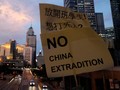 'Kematian' RUU Ekstradisi Hong Kong Hingga Duterte Tantang AS