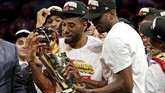 Kawhi Leonard jadi bintang utama di balik keberhasilan Toronto Raptors mencetak sejarah dengan meraih gelar NBA pertama sepanjang sejarah klub. Mantan pemain San Antonio Spurs itu juga dinobatkan sebagai Most Valuable Player di final NBA 2019. (Kyle Terada-USA TODAY Sports via Reuters)