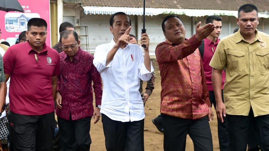 Menurut Kepala Negara, anggaran yang digunakan untuk revitalisasi Pasar Sukawati berasal dari APBN sebesar Rp89 miliar dan dari APBD sebesar Rp3,9 miliar.