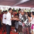 Jokowi Kasih Sertifikat Tanah, Apa Hubungannya dengan Saham?