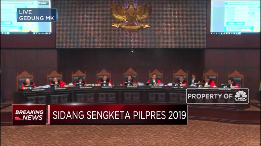 Mahkamah Konstitusi (MK) siap memutuskan menerima atau menolak gugatan yang dilayangkan pasangan Prabowo Subianto - Sandiaga S. Uno.