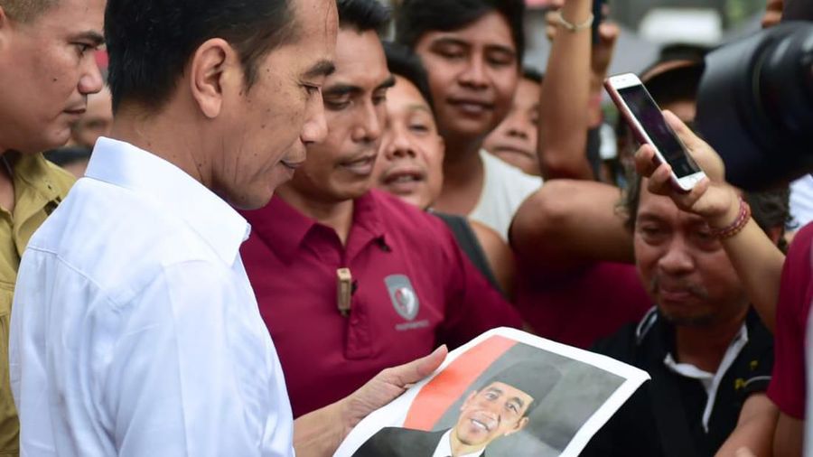 Menurut Kepala Negara, anggaran yang digunakan untuk revitalisasi Pasar Sukawati berasal dari APBN sebesar Rp89 miliar dan dari APBD sebesar Rp3,9 miliar.