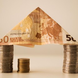 Trading Forex: Euro Melesat Naik ke Level Tertinggi Sepekan
