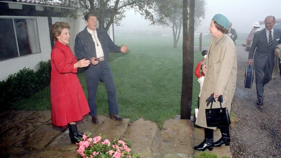 Baru-baru ini, Ratu Elizabeth menemui Presiden AS Donald Trump.