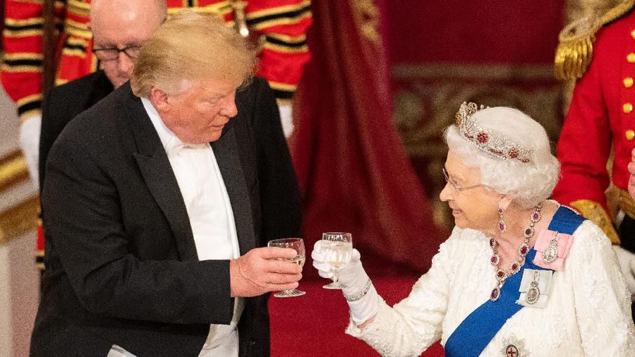 Baru-baru ini, Ratu Elizabeth menemui Presiden AS Donald Trump.