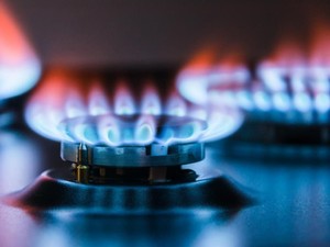 5 Cara Mengatasi Api Kompor Gas Berwarna Merah, Mudah dan Aman!