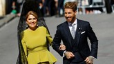 Kapten Real Madrid Sergio Ramos hadir di Katedral Seville didampingi sang ibu, Paqui Garcia. (REUTERS/Marcelo del Pozo)