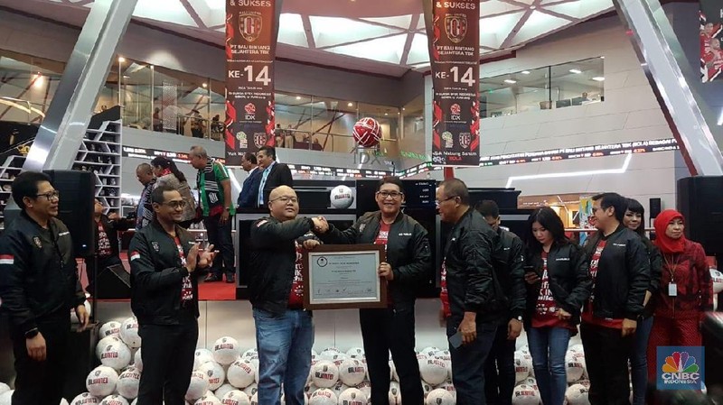 Bali United resmi menjadi emiten di Bursa Efek Indonesia.
