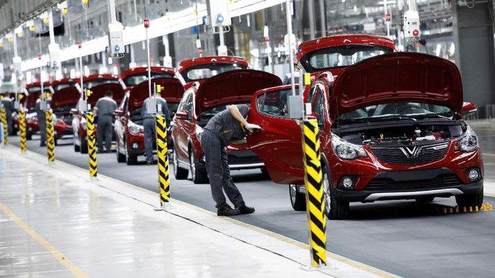 Labourers work at Vinfast auto plant on the occasion of its opening ceremony in Hai Phong city, Vietnam June 14, 2019. REUTERS/Kham