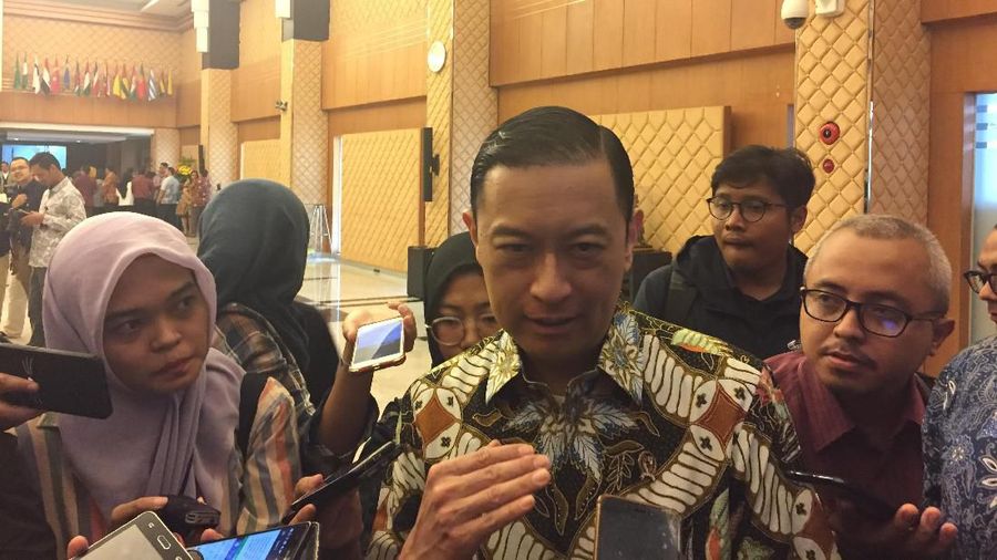 BUMN masih mendominasi dunia usaha di Indonesia.