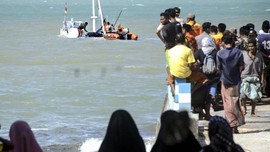 FOTO : Kapal Tenggelam di Sumenep, 17 Tewas