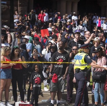 Ada Penembakan di Parade Kemenangan Raptors, 4 Orang Luka