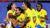 Marta sukses mencetak gol ke-17 dalam perjalanannya di Piala Dunia. Ia meninggalkan Miroslave Klose dan kini berdiri sendirian sebagai bomber tersubur di Piala Dunia, baik pria maupun wanita. (REUTERS/Phil Noble)