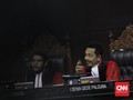 Debat Alot Tim Prabowo soal Haris Azhar Belum Disumpah di MK