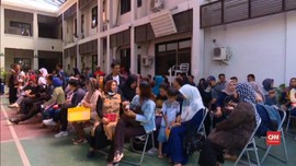 VIDEO: Orang Tua Siswa Keluhkan Zonasi SMP di Surabaya