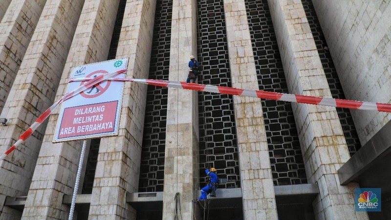 Pemerintah Kementerian Pekerjaan Umum dan Perumahan Rakyat (PUPR) akan merenovasi Masjid Istiqlal dengan nilai kontrak Rp 465 Milyar.