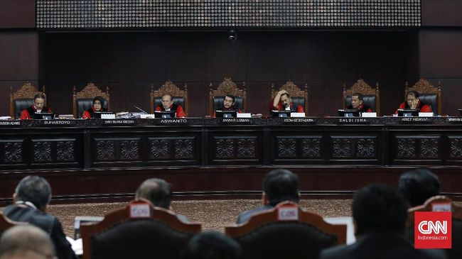 MK Tolak Argumen Tim Prabowo soal Posisi Ma'ruf di BUMN
