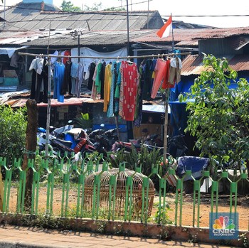 Taman Pintu Air Manggarai Jadi Lokasi Parkir Liar & Jemuran