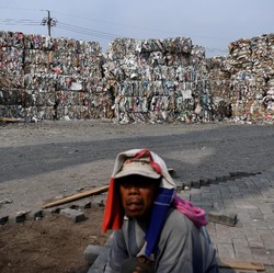 Jorok! Serbuan Sampah Impor AS Banjiri RI