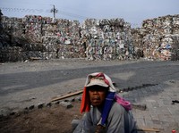Jorok! Serbuan Sampah Impor AS Banjiri RI