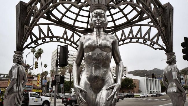 Patung Marilyn Monroe di Hollywood Dicuri