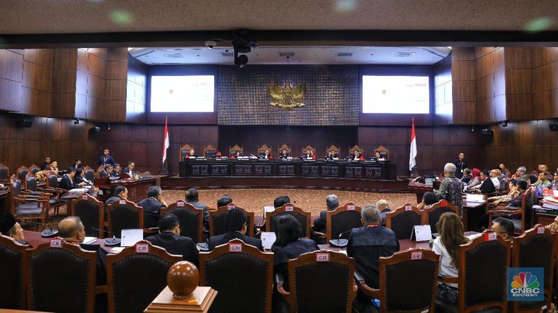 Marsudi Wahyu Kisworo merupakan ahli yang dibawa oleh tim hukum KPU dalam sidang sengketa pilpres di gedung Mahkamah Konstitusi