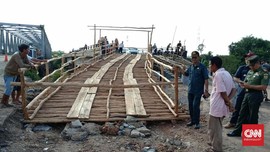 Jembatan Darurat Dibangun Pulihkan Jalur Putus Sumsel-Lampung