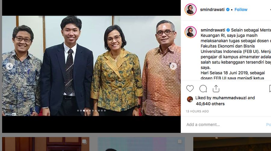 Menteri Keuangan Sri Mulyani Indrawati menjadi ketua sidang skripsi mahasiswa FEB UI.