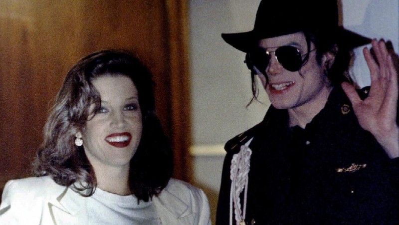 Momen paling fenomenal dari penyanyi pop legendaris, mendiang Michael Jackson.
