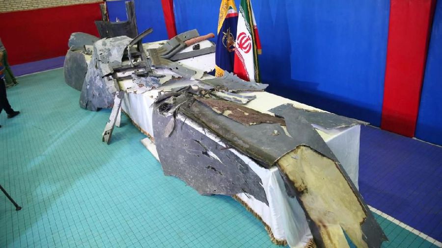 Pentagon mengonfirmasi bahwa ini adalah drone mereka yang ditembak jatuh adalah MQ-4C Triton, salah satu varian drone Global Hawk.