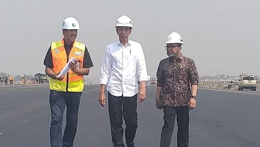 Presiden Joko Widodo (Jokowi) dijadwalkan meresmikan runway atau landasan pacu ke-3 Bandara Soekarno-Hatta.