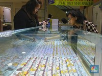 Kasihan Emas... Minggu Lalu Diangkat, Pagi Ini Dibanting