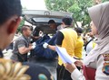Isak Tangis Pecah saat Keluarga Terima Korban Pabrik Korek
