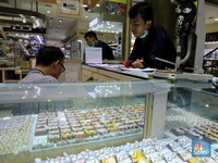 Beli Emas saat Awal Puasa, Lebaran Terima THR?
