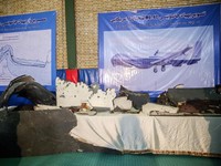 Iran Pamerkan Puing-puing Drone AS yang Ditembak Jatuh