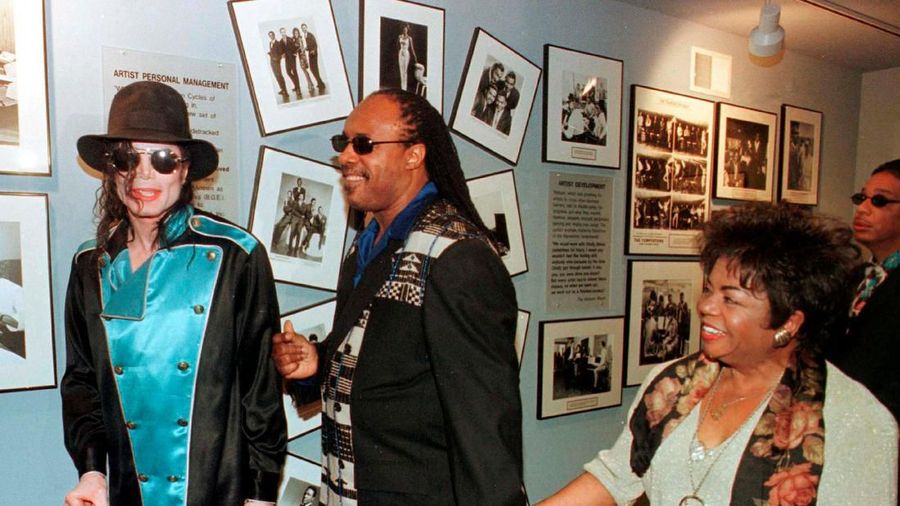 Momen paling fenomenal dari penyanyi pop legendaris, mendiang Michael Jackson.