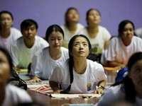Mengenal Hot Yoga, Benarkah Bisa Bikin Cepat Kurus?