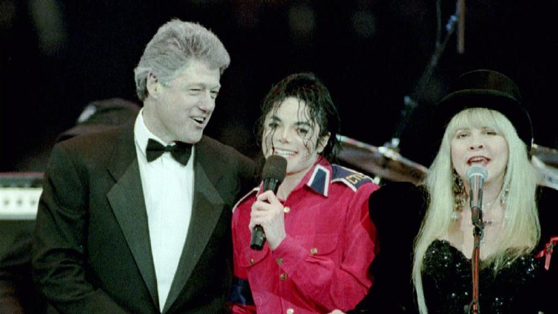 Momen paling fenomenal dari penyanyi pop legendaris, mendiang Michael Jackson.
