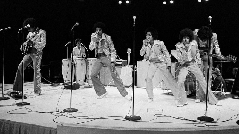 Momen paling fenomenal dari penyanyi pop legendaris, mendiang Michael Jackson.