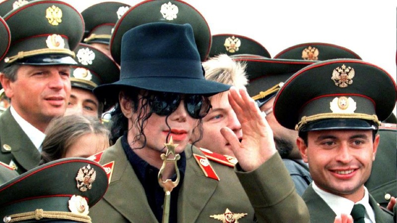 Momen paling fenomenal dari penyanyi pop legendaris, mendiang Michael Jackson.