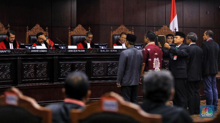 Sidang sengketa pilpres 2019 kelima (21/06/2019) beragendakan mendengar keterangan saksi dan ahli dari paslon nomor urut 01.