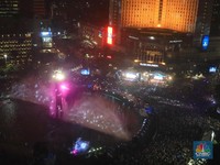 Warga Menyemut di Acara Jakarta Night Festival HUT Jakarta