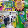 Tutup & Diskon Besar, Giant Diserbu Warga Hingga Produk Ludes