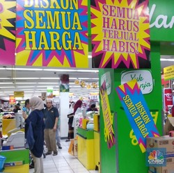 Tutup & Diskon Besar, Giant Diserbu Warga Hingga Produk Ludes