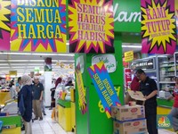 Deretan 7 Ritel yang Tutup, Centro, Giant hingga Golden Truly