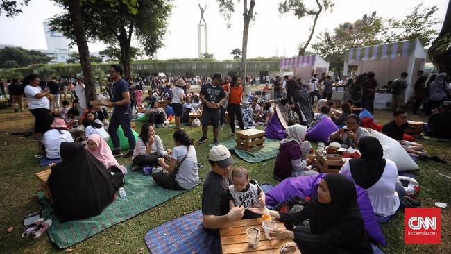 Foto Piknik Di Lapangan Banteng Rayakan Hut Ke 492 Jakarta