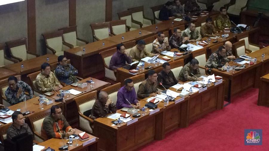Bursa Efek Indonesia (BEI) memiliki beberapa pekerjaan rumah (PR).