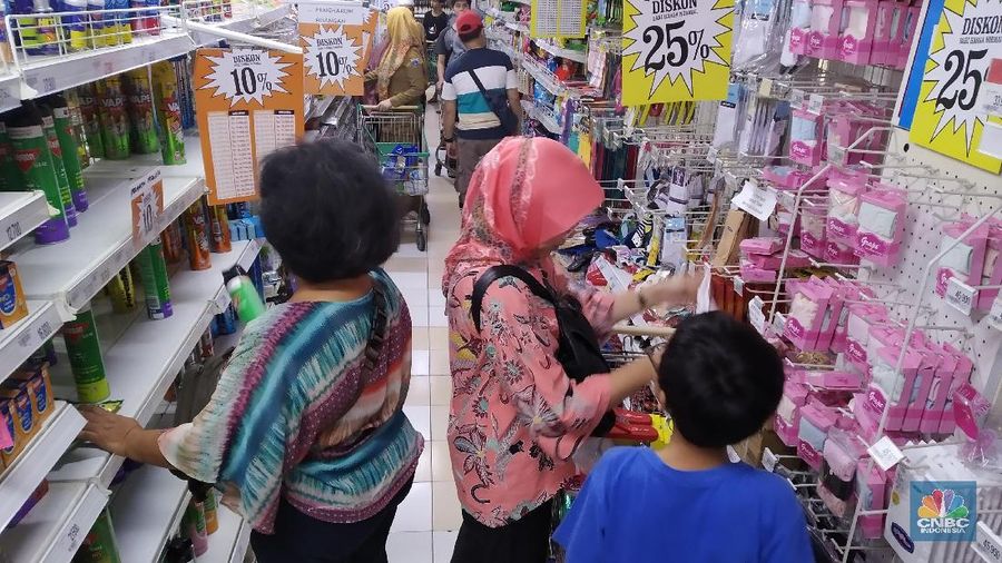 Giant Cinere Depok merupakan satu dari enam gerai Giant yang akan tutup. (CNBC Indonesia/Muhammad Sabki)