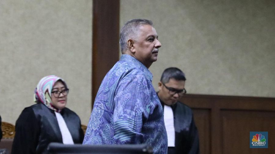 Fadjroel menegaskan bahwa pemerintah akan tetap menghormati setiap keputusan hukum yang berlaku