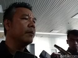 Pejabat dan Warga Tanyakan Kondisi Risma yang Dirawat di ICU Pejabat dan Warga Tanyakan Kondisi Risma yang Dirawat di ICU